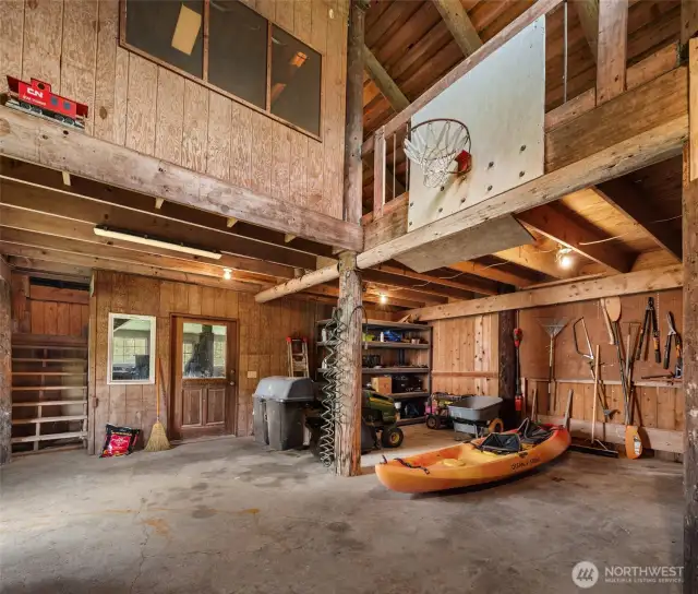 Transform this barn into the ultimate studio or creative haven—multiple rooms provide the perfect canvas for your ideas.