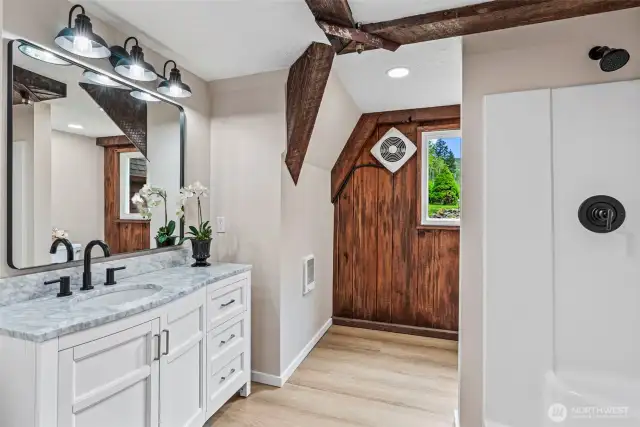 Main floor 3/4 bathroom