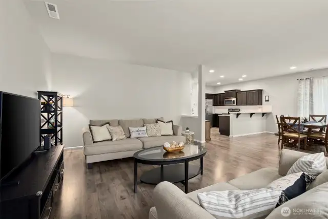 Here‘s a pano of living, dining, kitchen.