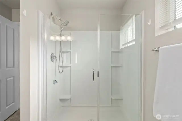 Check out the large double-wide shower!