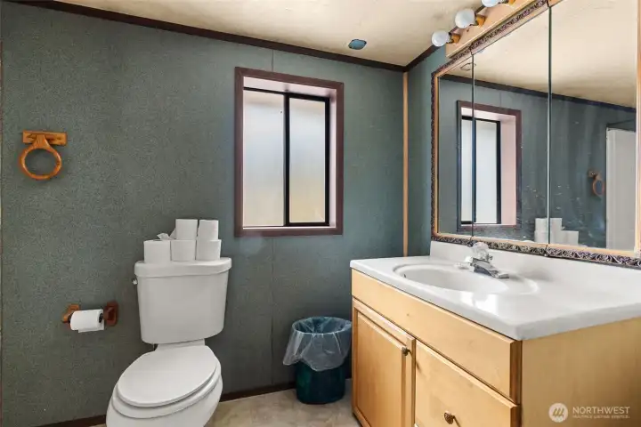 Bath on office level