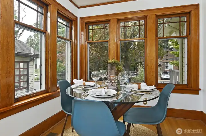 Cozy dining room with so much charm!