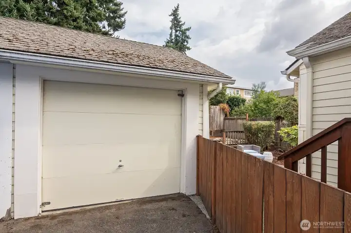 1 car garage