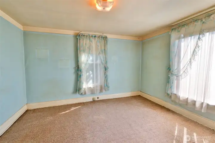 Front Bedroom Lower