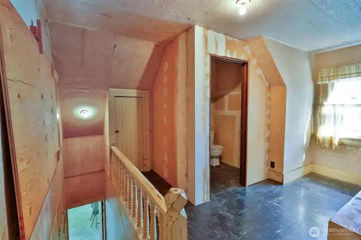 Upper Landing East