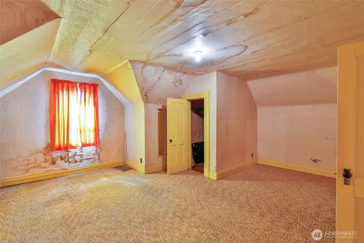 Upper Bedroom West