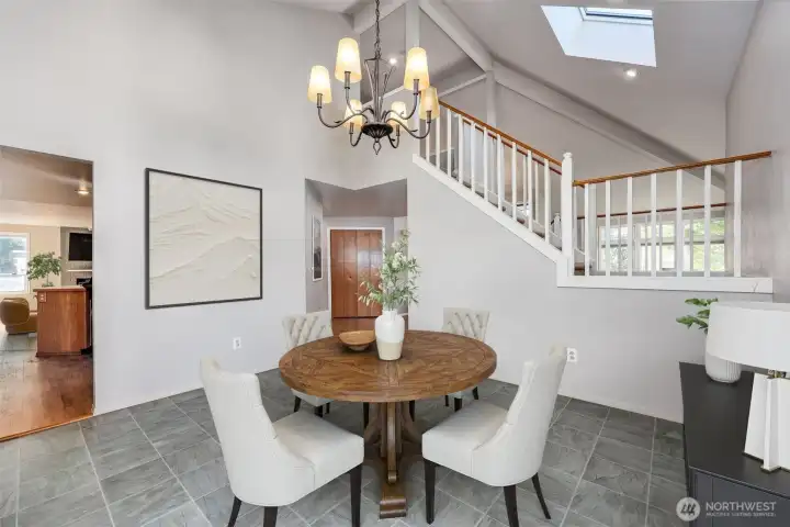 Formal Dining Area off kitchen. Great space for entertaining. *virtual stage