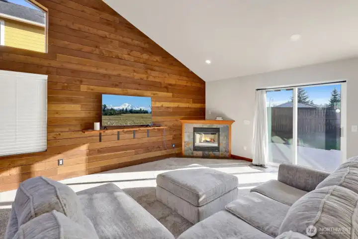 Living Room With Gas Fireplace  for Cozy Winter Nights