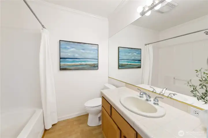 Full bath attached to Jr. Primary