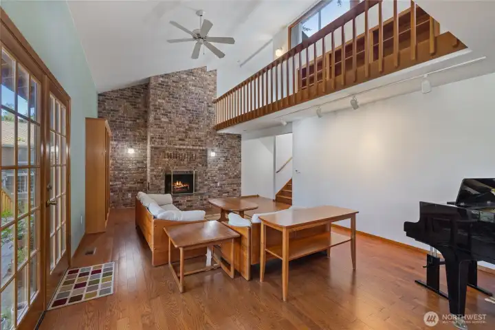 Light-filled gathering space with elevated design, ideal for entertaining and comfortable everyday living.