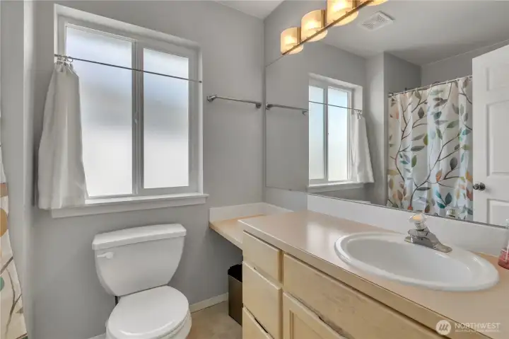 Upstairs Full Hall Bath