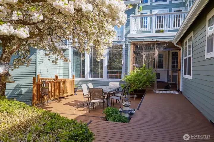 Relaxing deck space. Enclosure is for cats, can be removed easily if requested by Buyer.