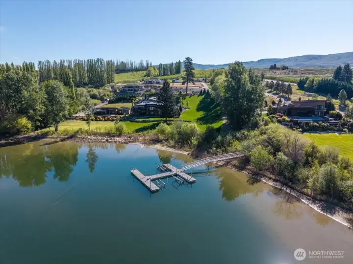 Community waterfront / shared dock
