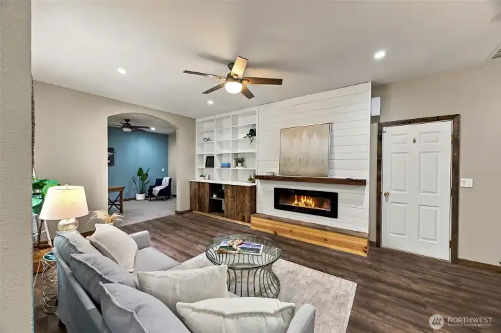 Flex space to the left of the living room