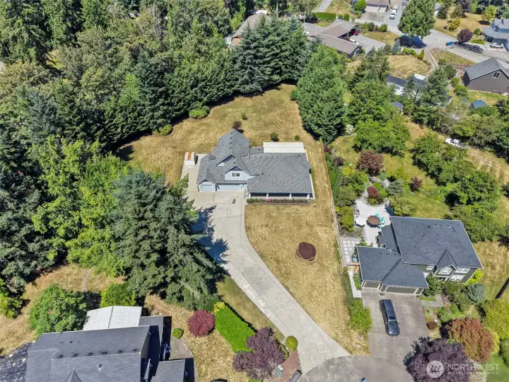 Tucked away & privacy is the best! Plenty of parking options for large gatherings.
