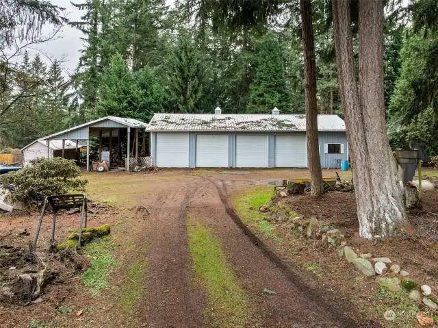 Detached shop with pellet stove.  detached RV carport