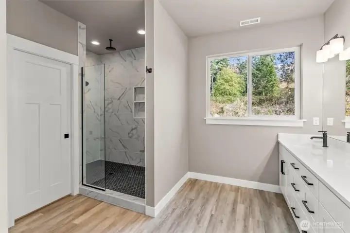 Primary En Suite