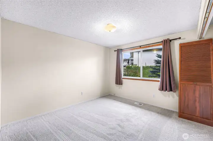 All bedrooms have brand new carpet.