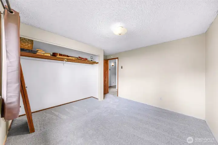 All bedrooms have brand new carpet.