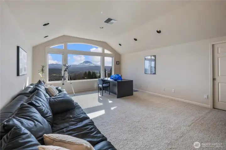 Private executive office or bonus room with inspiring view outlooks.