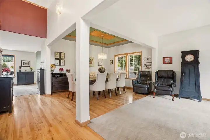 Open floorplan with living & dining room Open floorplan with living & dining room