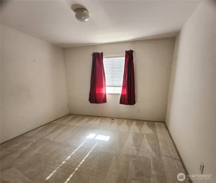 Upper level extra space