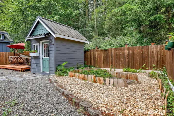 Garden space that is current providing strawberries