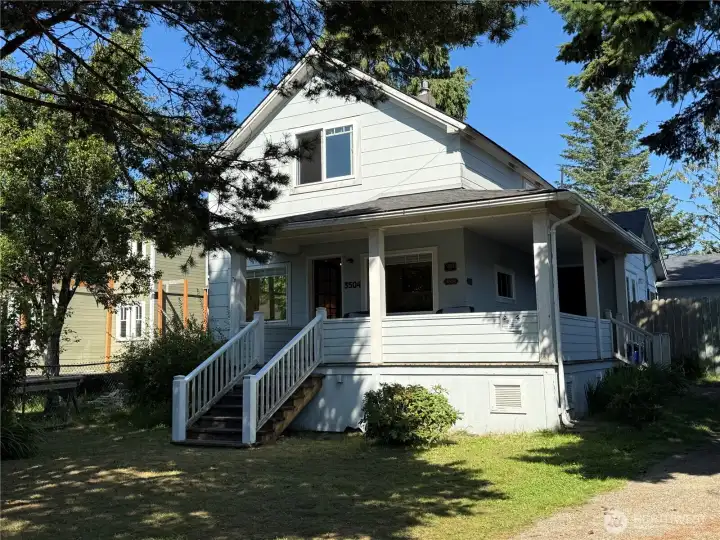 Classic Seaview home within walking distance to the pacific ocean!