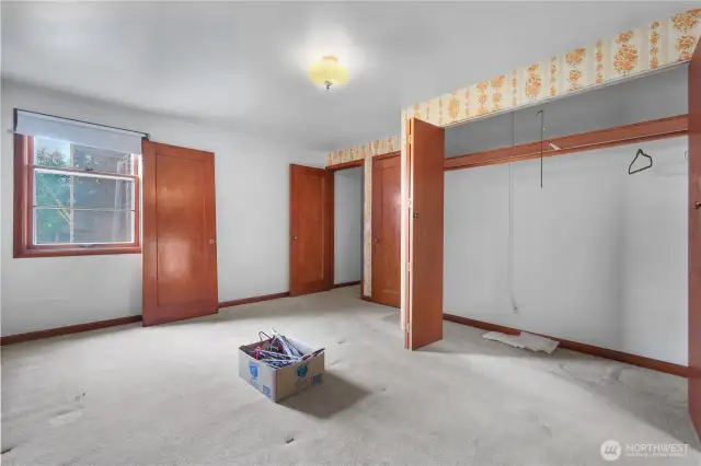 Large bedroom on main