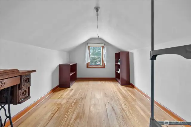 Bonus room upstairs with hardwood floors