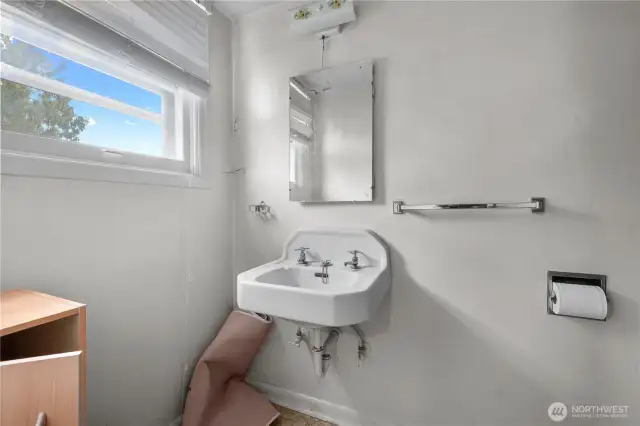 1/2 bath up