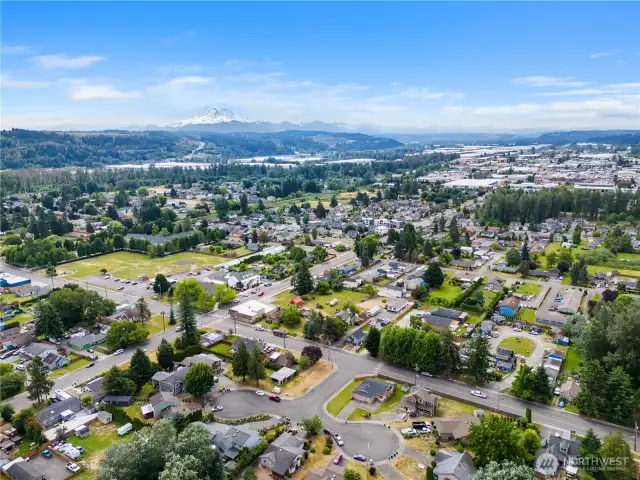 Close to shopping and easy access to Highway 167