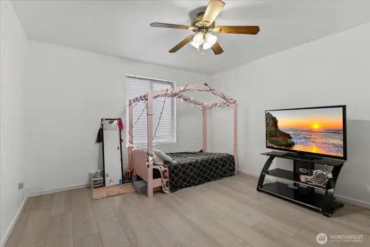 Huge 3rd Bedroom upstairs!