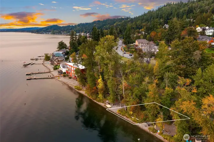 Prime recreation lot on Lake Sammamish - 69' of waterfront.