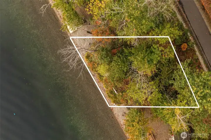 Lot lines approximate. See survey in supplements.