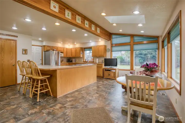 Kitchen/Dining Area
