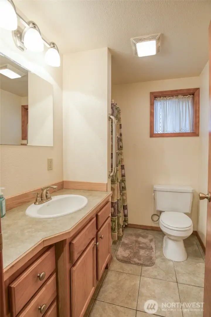 3/4 Bathroom