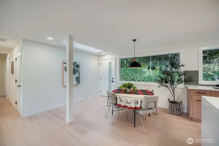 additional informal dining table.