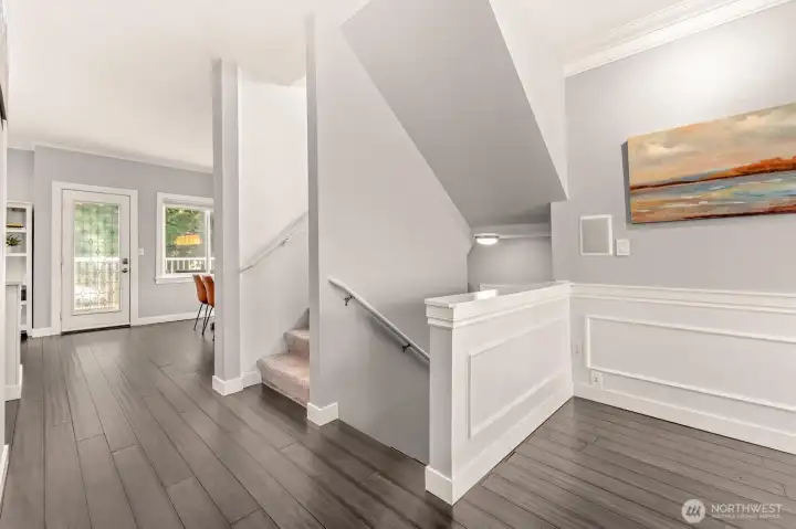 Beautiful flooring, wainscoting!