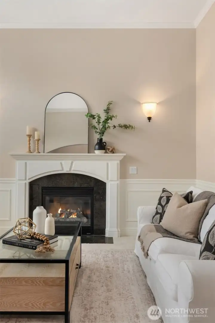 Living room, great place to cozy up and watch the sunrise