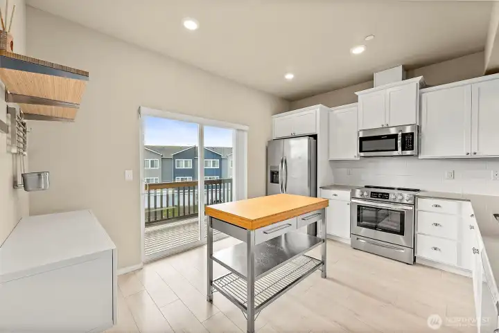 Private Balcony with Peak-a-boo views of Mt. Raininer