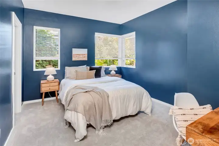 Generous Bedroom Perfect for Guests or a Home Office Generous Bedroom Perfect for Guests or a Home Office