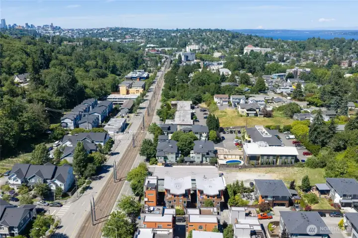 Multiple Transit Options and Quick Access to Major Freeways Multiple Transit Options and Quick Access to Major Freeways