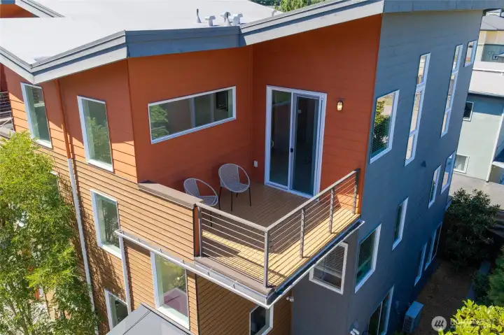 Enjoy a Quiet Retreat Close to Shopping, Dining, Parks, and Transit Enjoy a Quiet Retreat Close to Shopping, Dining, Parks, and Transit