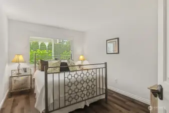 Den or main floor bedroom. Amber Ridge home for sale Bothell. Kat Hartnell Engel and Voelkers Seattle Eastside.