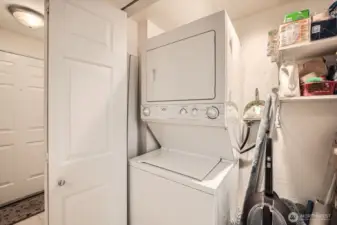 Stackable washer / dryer stay with unit.