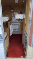 Inside Vintage Aladdin 10' Trailer (Everything works)