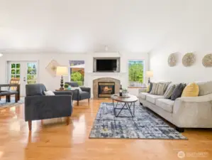 Spacious, warm & welcoming, with neutral colors so you can easily make this your OWN!