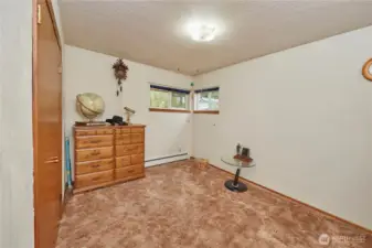 Guest bedroom 2.