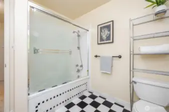Another view of the upstairs full bathroom.